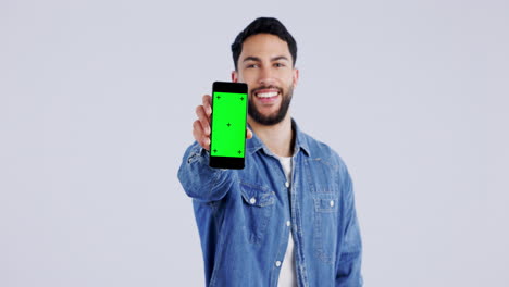 hombre feliz, cara o maqueta de pantalla verde en un teléfono