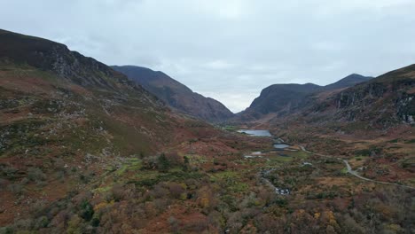 Vuelo-De-Drones-En-Invierno-En-La-Brecha-De-Dunloe,-Kerry-Drive