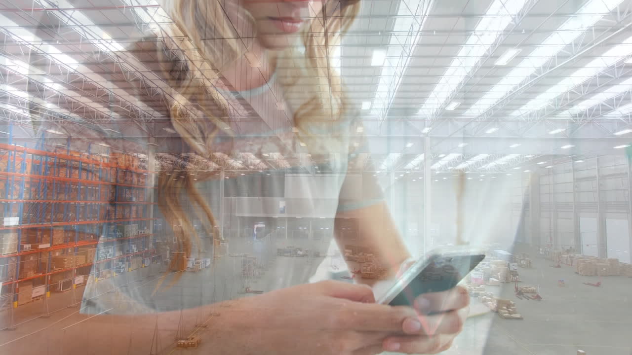 анимация склада над кавказской женщиной с помощью смартфона