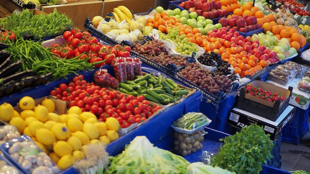 시장 에서 신선 한 과일 과 채소