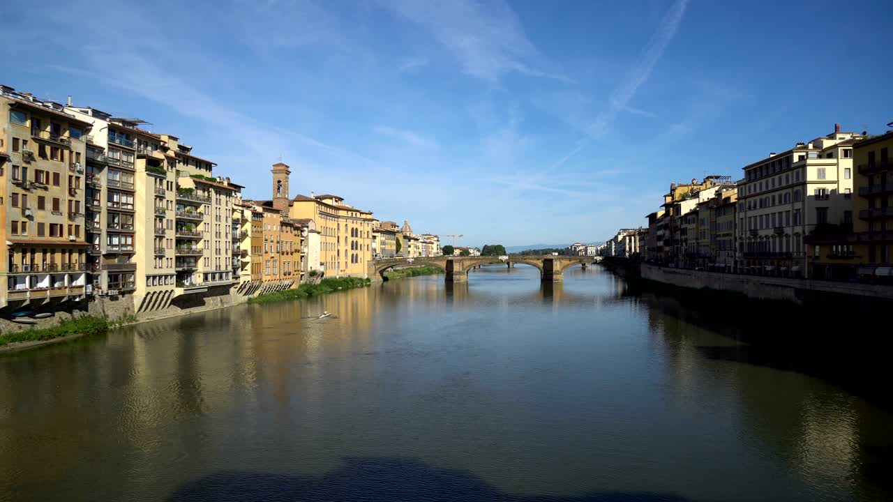 puente de la santa trinidad de florencia desde el viejo puente ponte vecchio