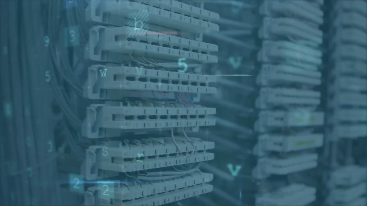 server computer con messaggi di avvertimento in primo piano