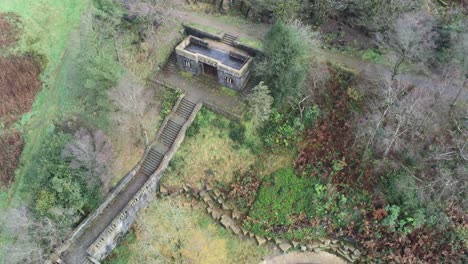 cuento de hadas rivington inglés histórico jardines en terrazas colina permanece aérea vista de pájaro descendente en winter hill