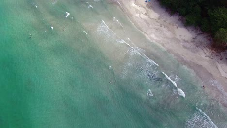 Vista-Aérea-De-Drones-De-Punta-Uva-En-Cahuita,-Costa-Rica