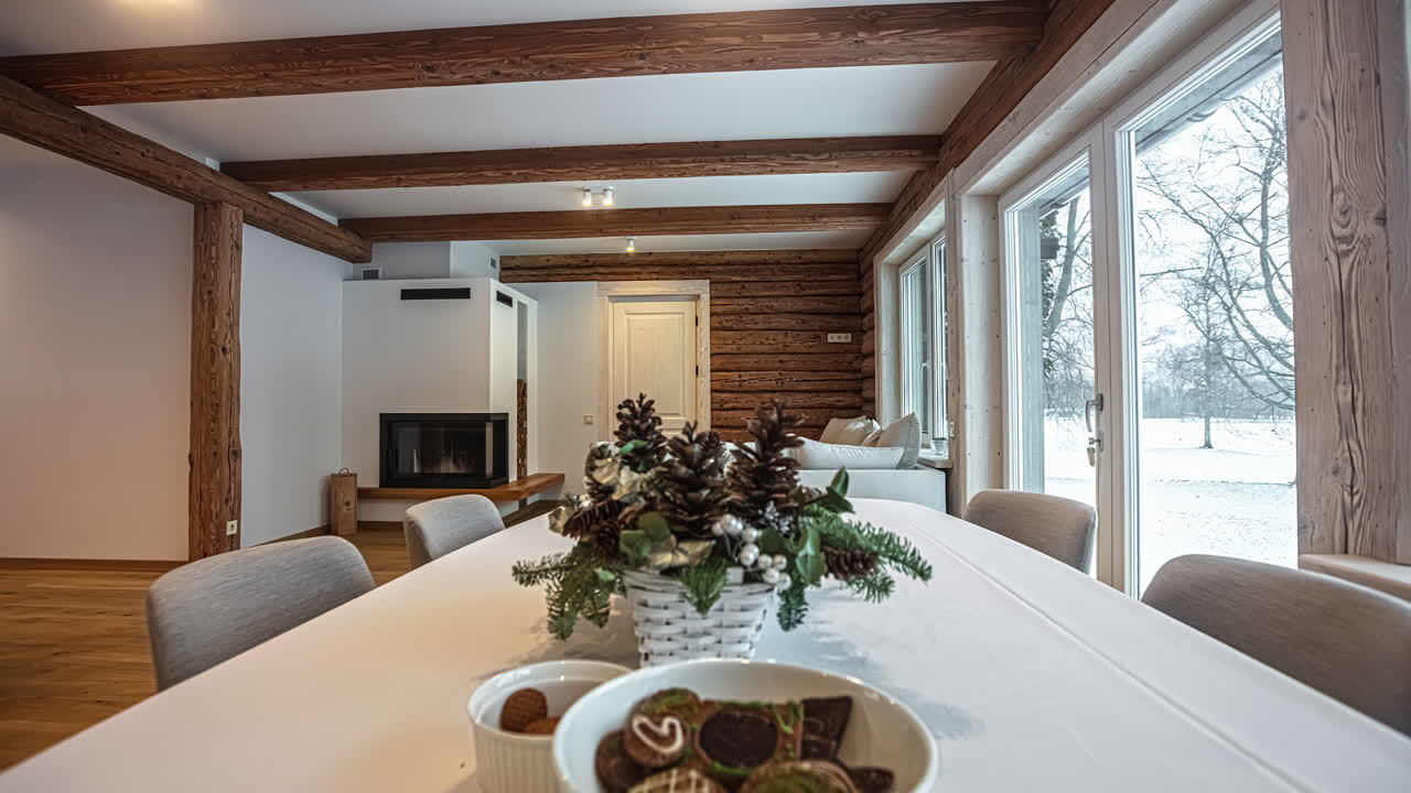 casa elegante y acogedora en un parque nevado con decoración moderna, mostrando la belleza tranquila de la naturaleza