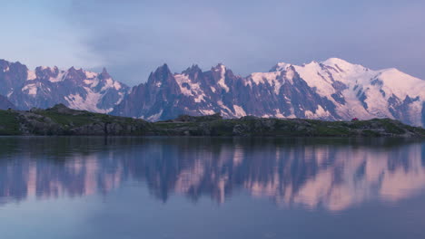 Sunset-seen-from-lake-des-Cheserys,-Chamonix