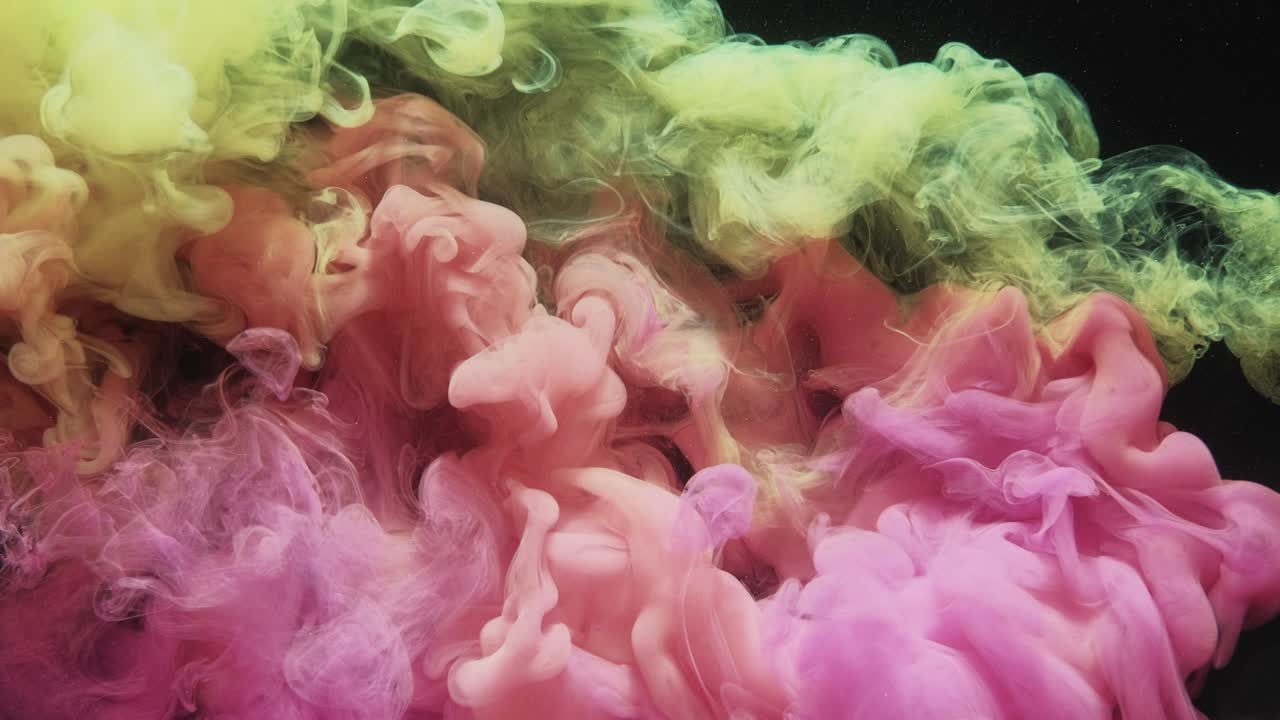 inchiostro d'acqua colore fumo nuvola rosa colorante giallo