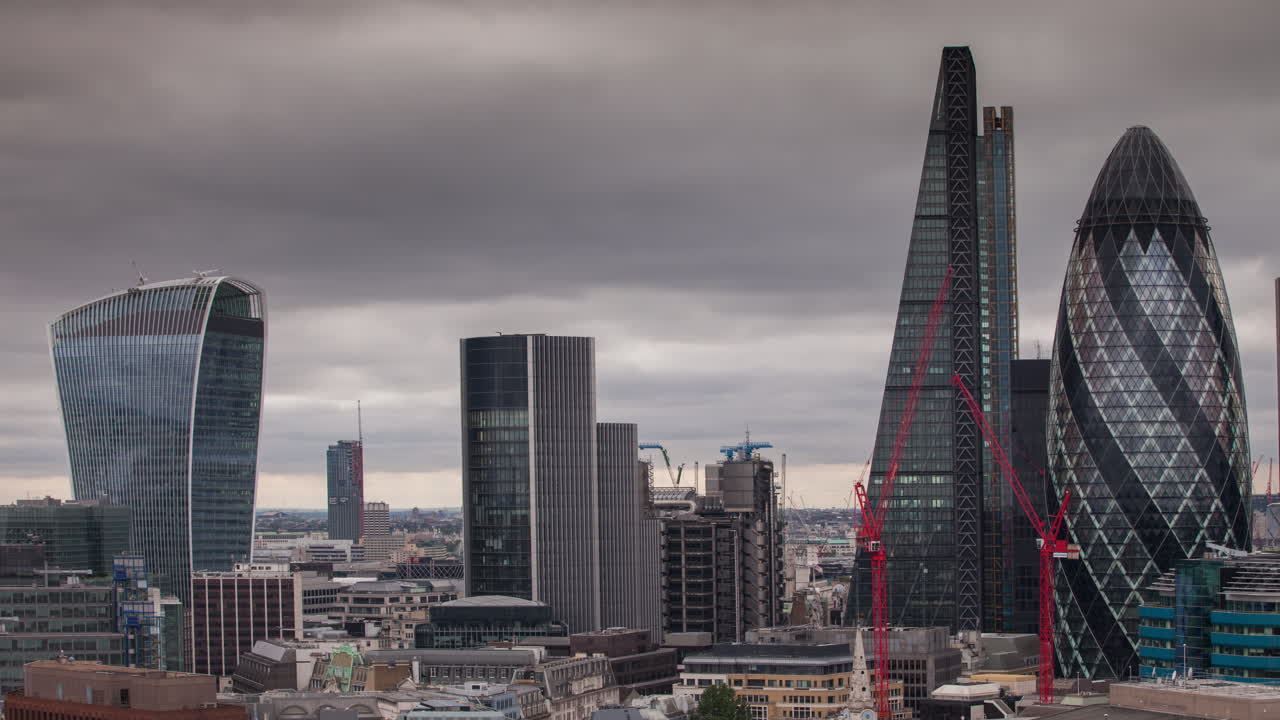 런던 무디 스카이라인 4k 01