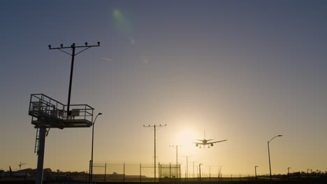 airplane passing overhead  before landing