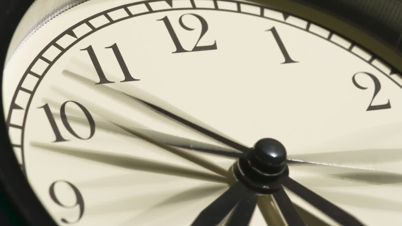 Hour Dial and the Frenzied Hands