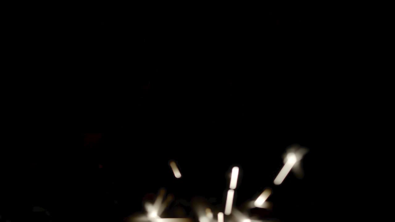 Fiamme isolate su uno sfondo nero