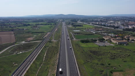 Leere-Autobahn,-Kein-Verkehr-Während-Der-Sperrung-Der-Coronavirus-Pandemie-Durch-Die-Regierung