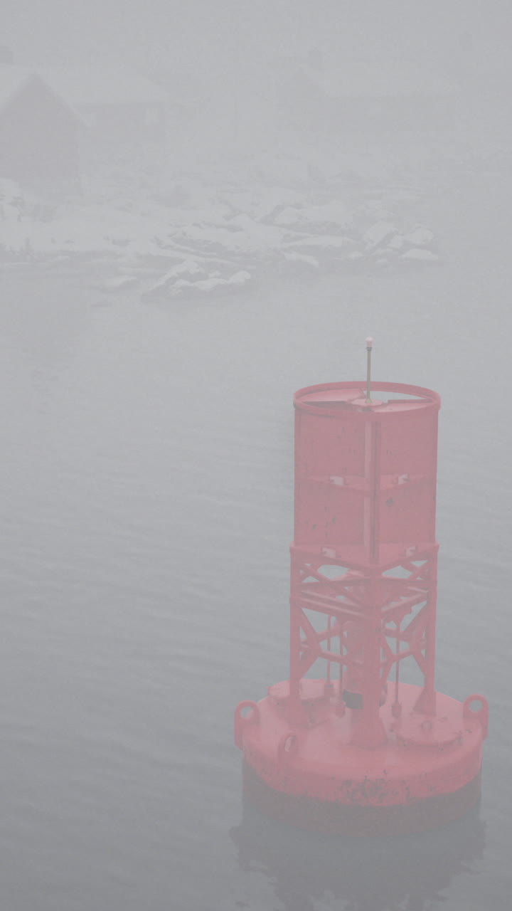 노르웨이의 안개가 가득한 바다에서 은 바다 보이