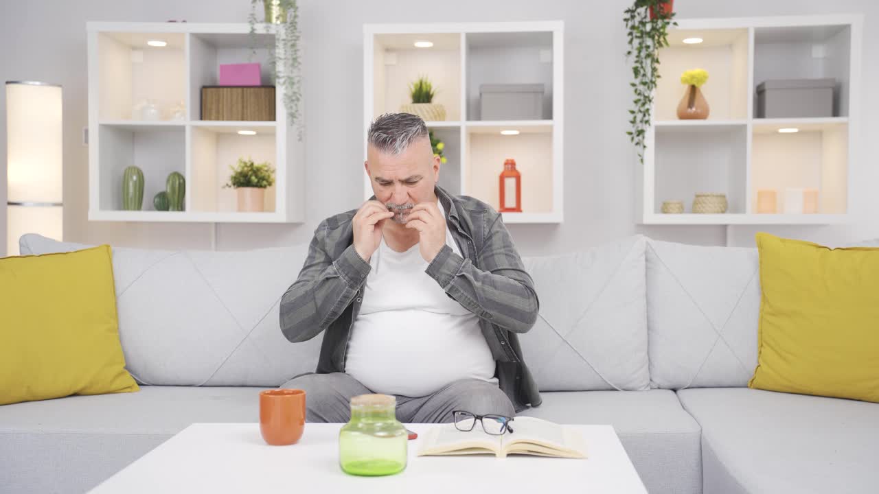 el viejo que se cree feo.