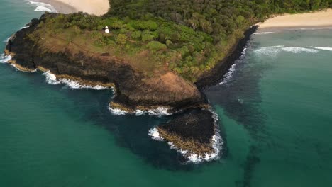 Anflug-Aus-Der-Luft-über-Fingal-Head,-Nord-New-South-Wales,-Australien