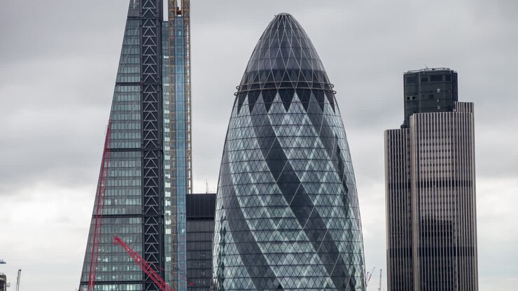 Skyline suggestivo di Londra 4K 02