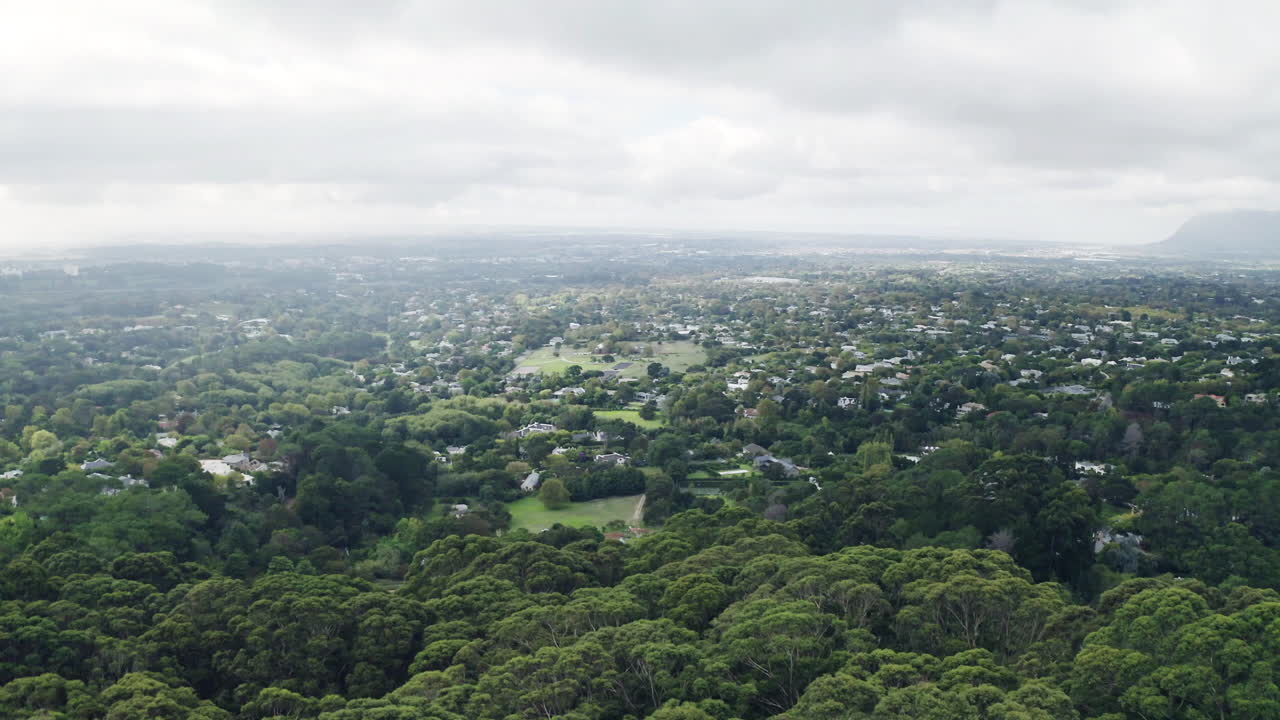 집은 평화로운 곳입니다.