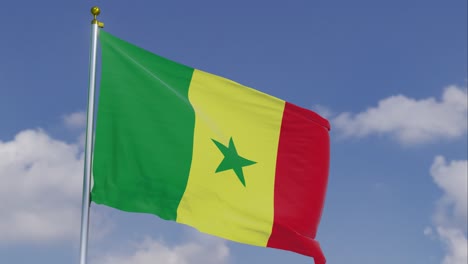 Bandera-De-Senegal-Moviéndose-En-El-Viento-Con-Un-Cielo-Azul-Claro-En-El-Fondo,-Nubes-Moviéndose-Lentamente,-Asta-De-Bandera,-Cámara-Lenta