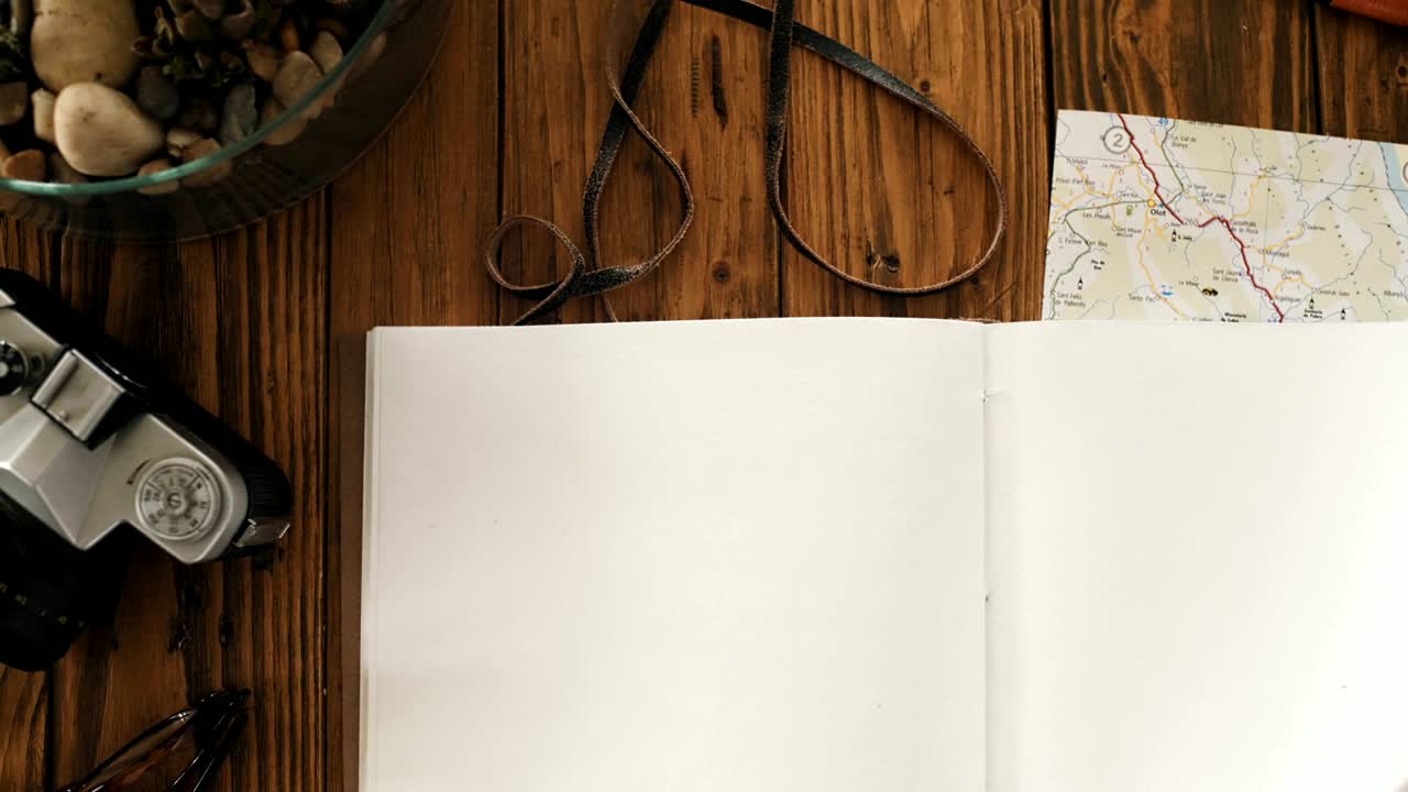 손으로 만든 a4 노트북과 실제 가죽 커버