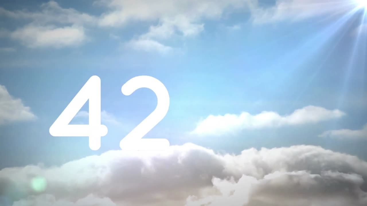 푸른 하늘에 빛나는 태양과 구름에 대항하여 증가하는 숫자