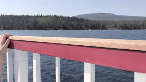 lago tahoe desde un barco