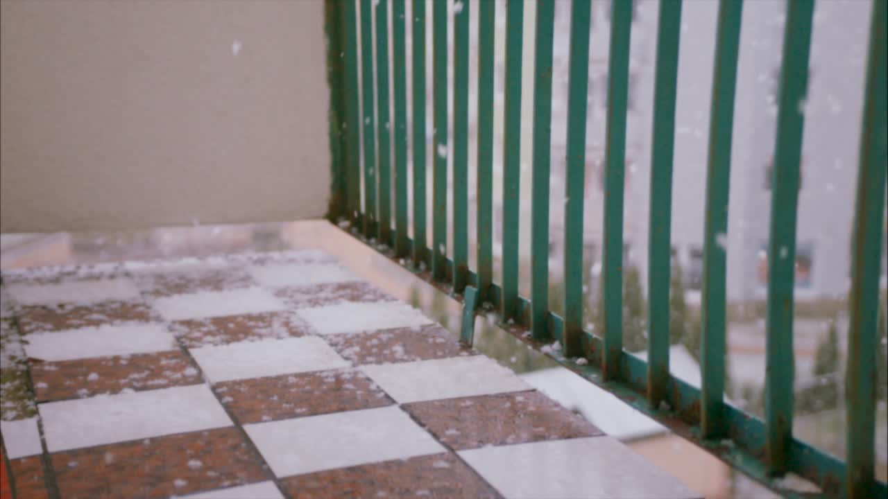 nieve en el fondo del rascacielos