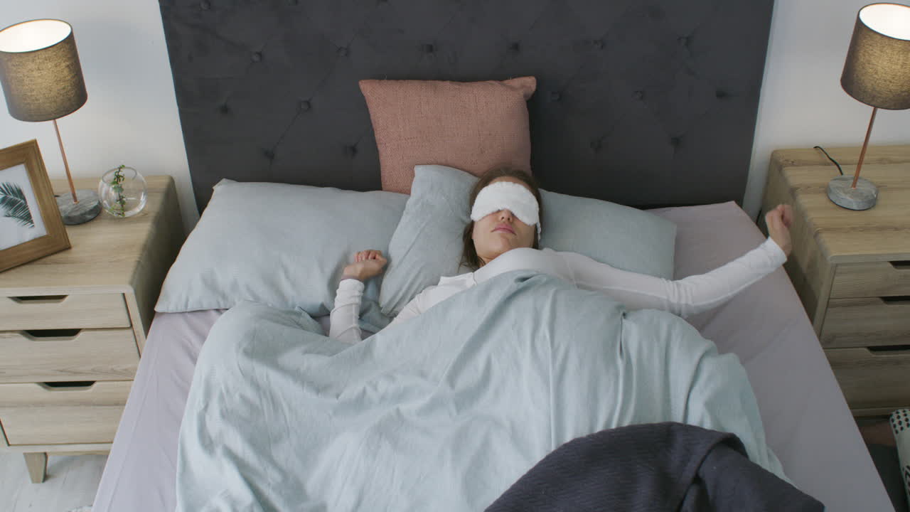 깨어있어, 깨어있어 그리고 오늘에 환영합니다