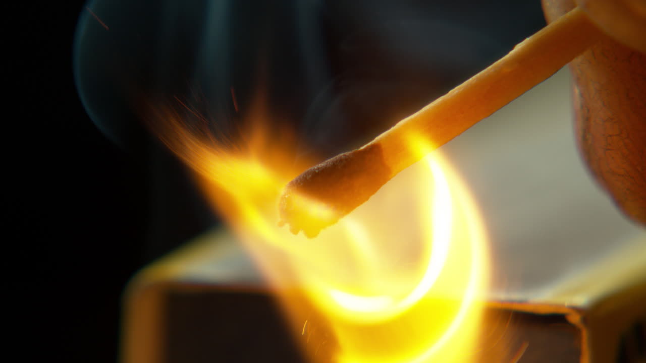 어 ⁇  속에서 빛을 찾아라