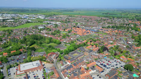 Aerial-footage-unveils-Louth's-charm,-a-medieval-town-in-Lincolnshire