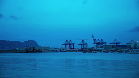 Time-lapse-Del-Amanecer-En-El-Puerto-Industrial-De-Isla-Verde,-Algeciras,-España