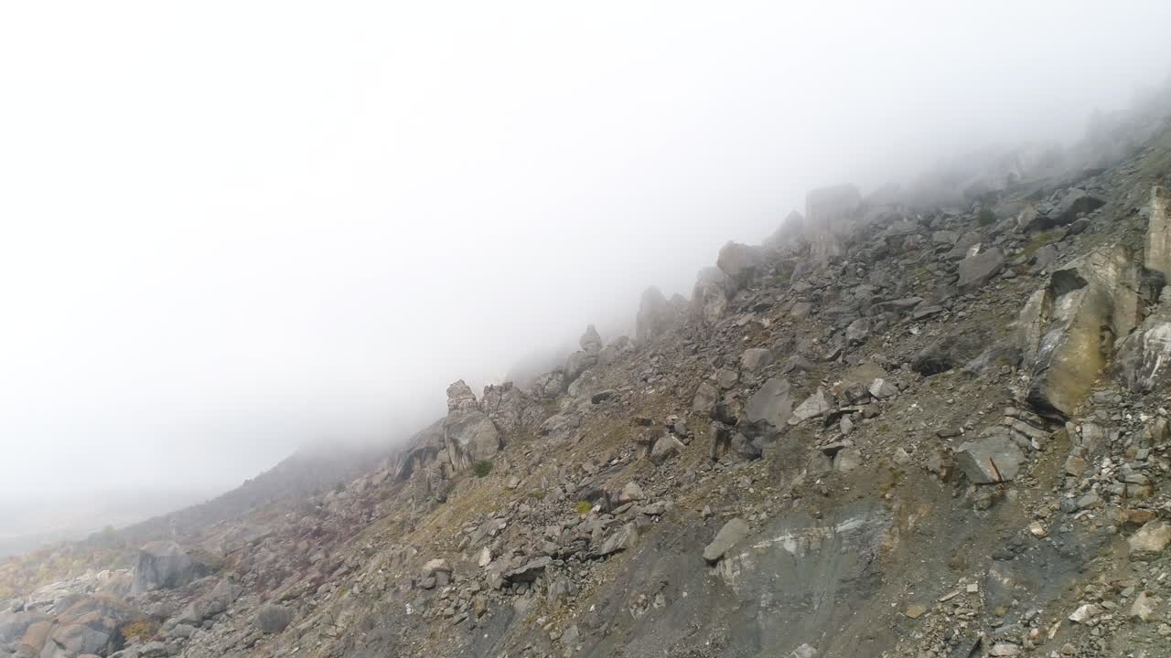 안개가 가득한 산기??