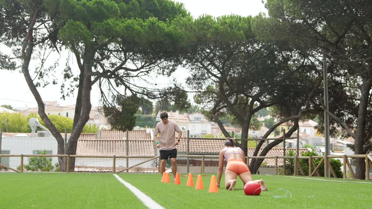 People doing fitness exercise