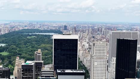 vista aérea de central park new york y rascacielos delgados desde la plataforma de observación top of the rocks en manhattan