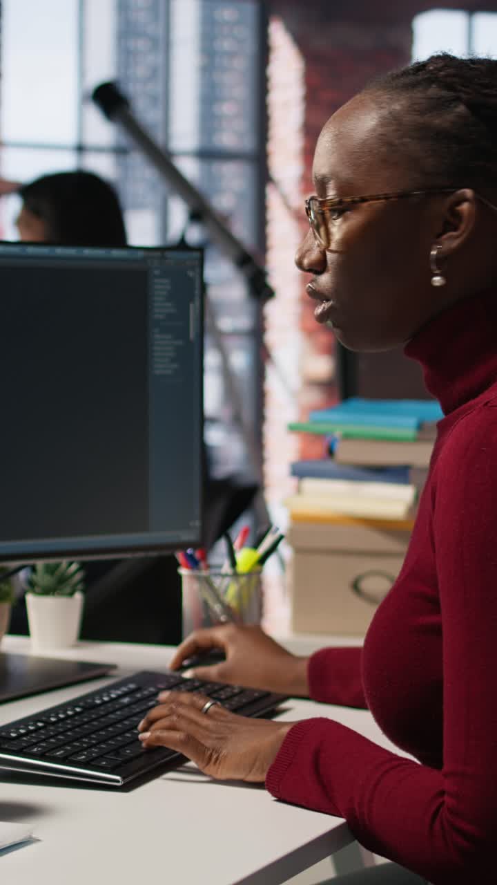 Vertical video Software engineer solving tasks with AI LLM chatbot answering prompts