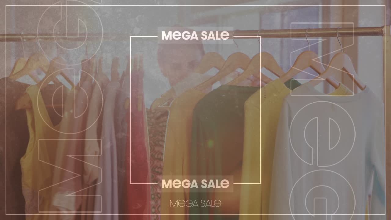 여성이 옷을 선택하는 메가 세일 텍스트의 애니메이션