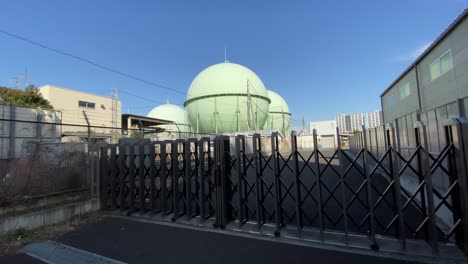 tanque de gasolina en japón, el paisaje de tokio