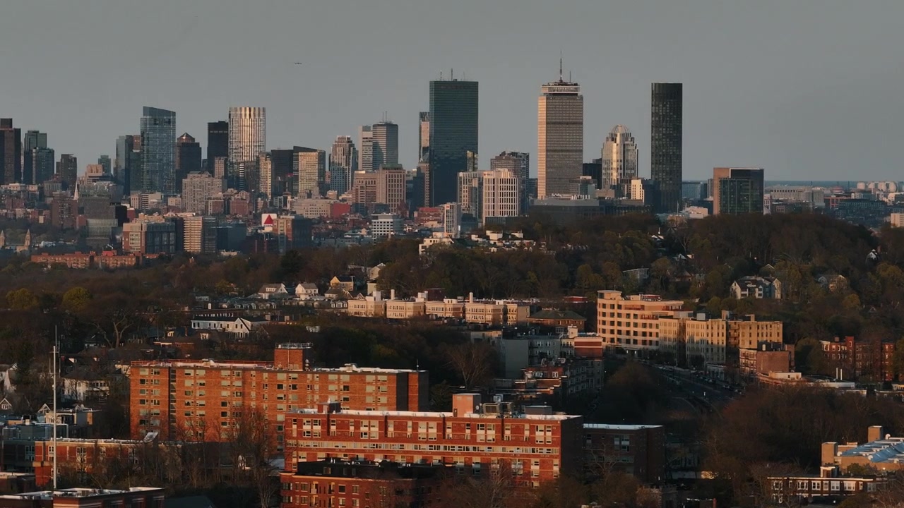Veduta aerea di Boston al tramonto. Scattata in una giornata primaverile