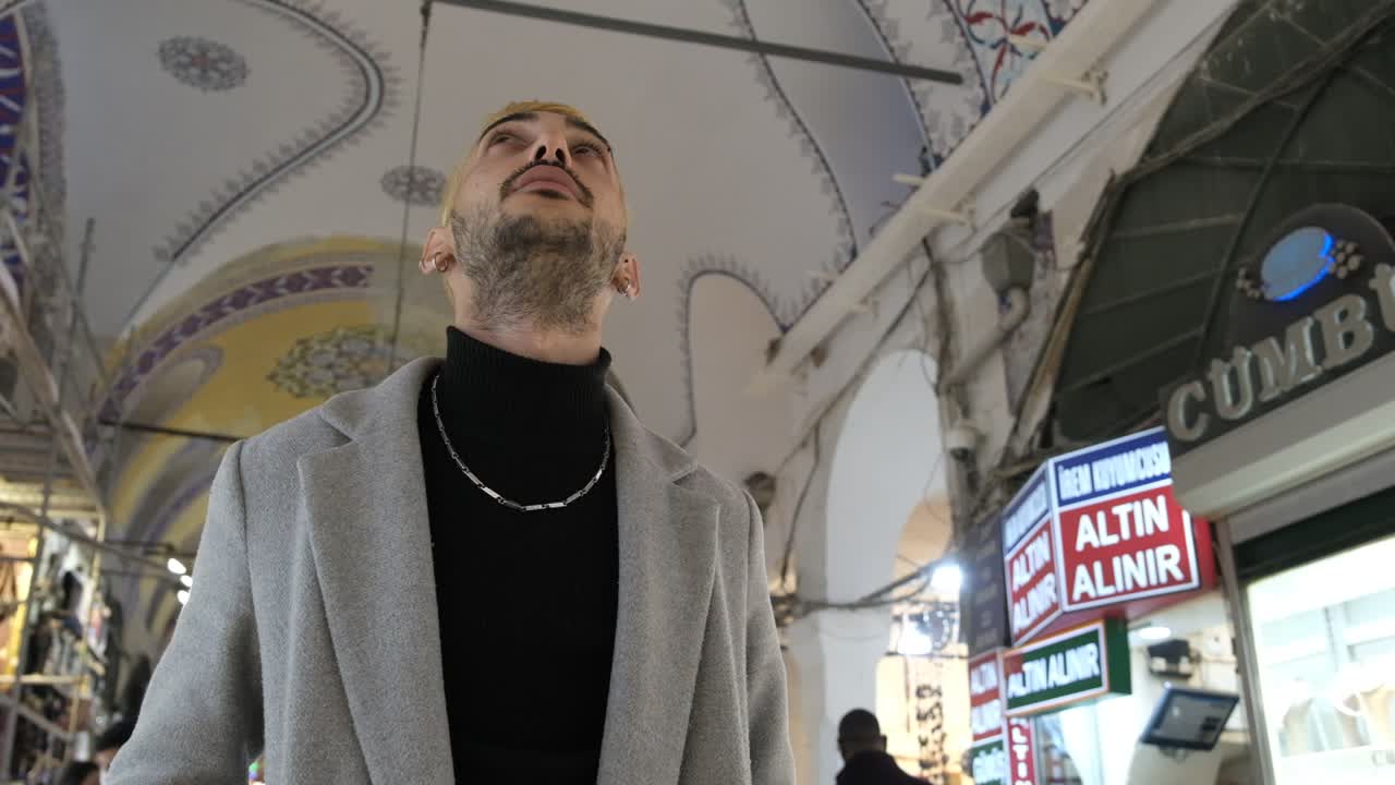 giovane cupola del grand bazaar
