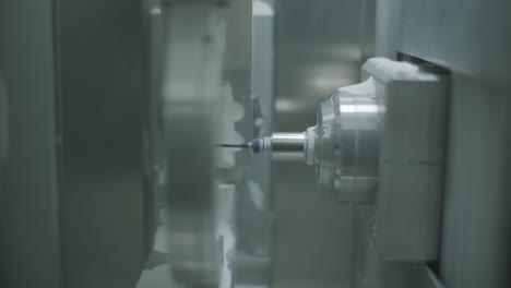 máquina de corte por cnc de coronas de zirconia a partir de circonia sin cocer