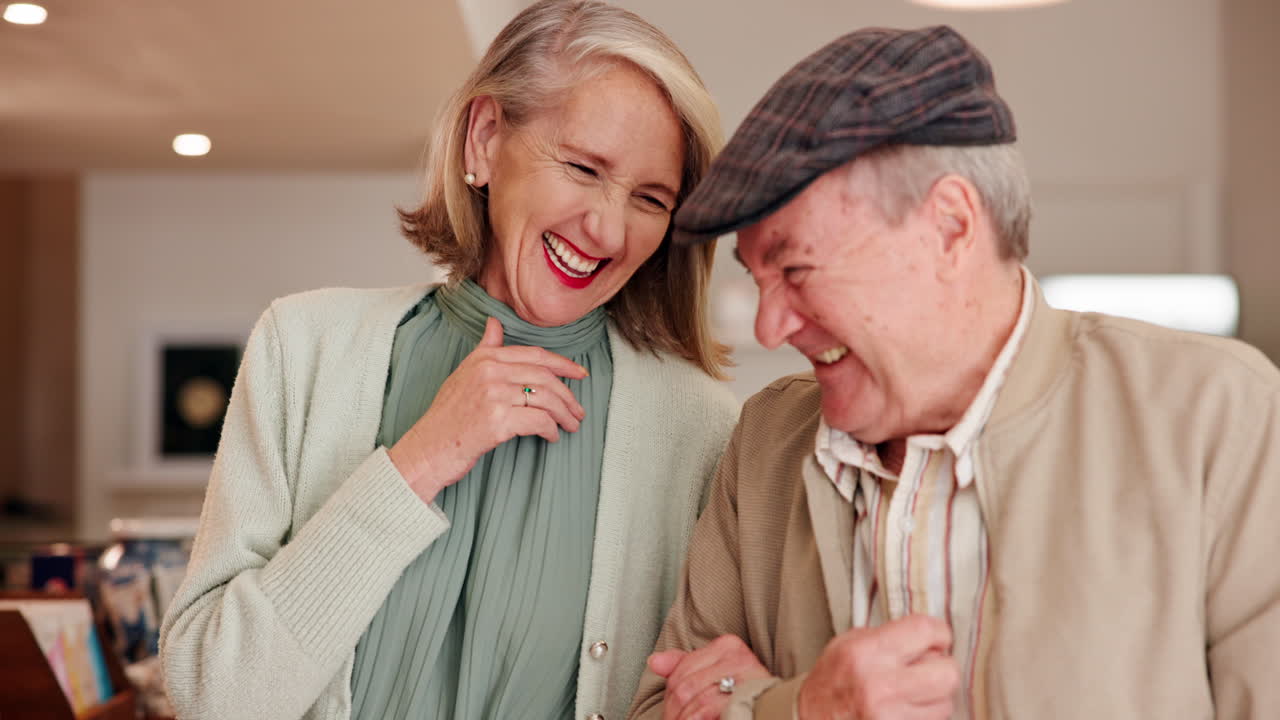 행복 한 노인 커플