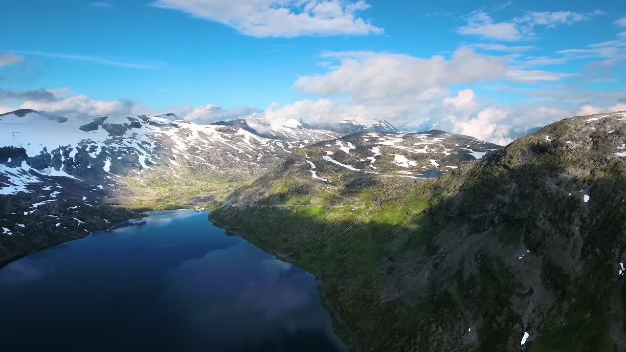 imágenes aéreas de la hermosa naturaleza de noruega.