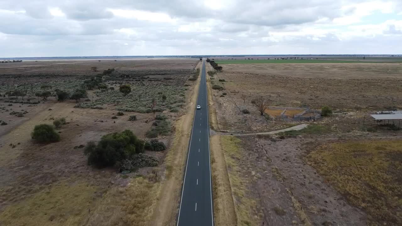 건보어에서 피라미드 언덕으로 가는 길