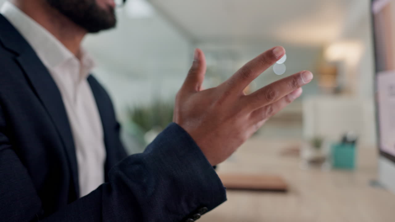 hombre de negocios, manos y consultoría en el centro de llamadas