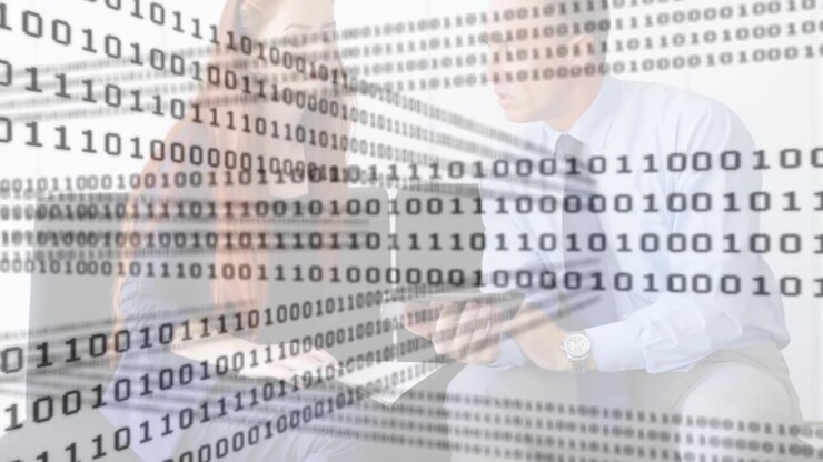 Binäre Überlagerung pulsiert und initiiert einen Geräteaustausch, während Geschäftsleute digitale Daten vergleichen.