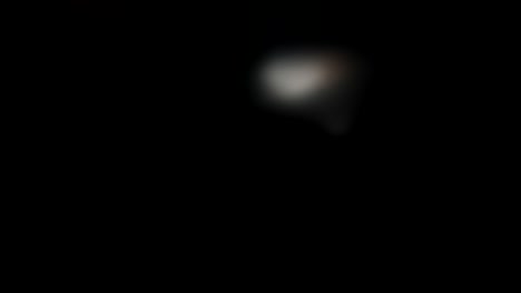 fugas de luz abstractas en un fondo negro.