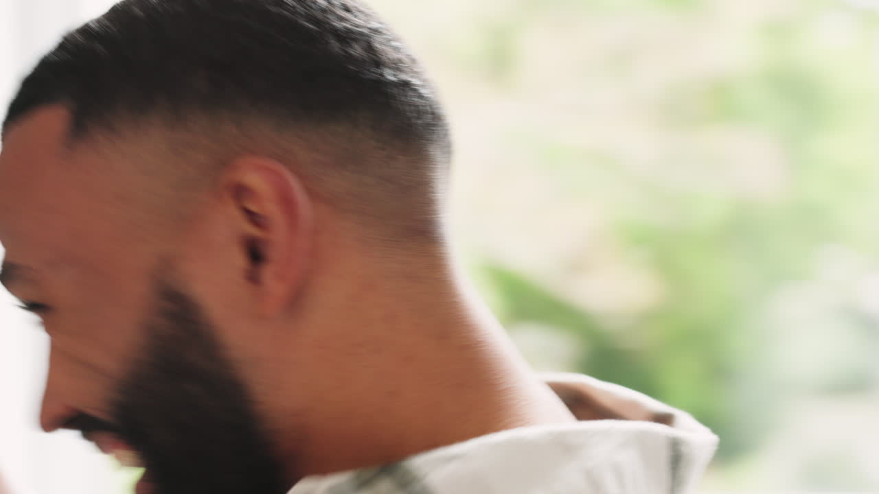 pareja negra, baile y feliz