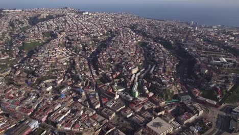 establishing shot of valparaiso city