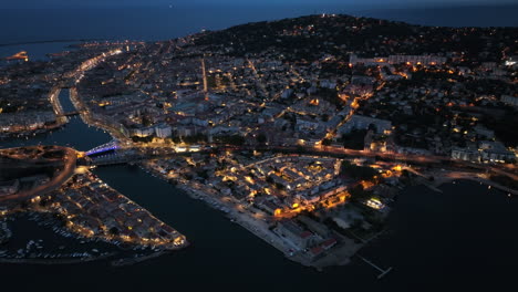 capturas nocturnas de drones: el atractivo marítimo de sète, el puerto animado y el legado marítimo