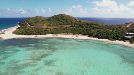 vista aérea de la playa de arena