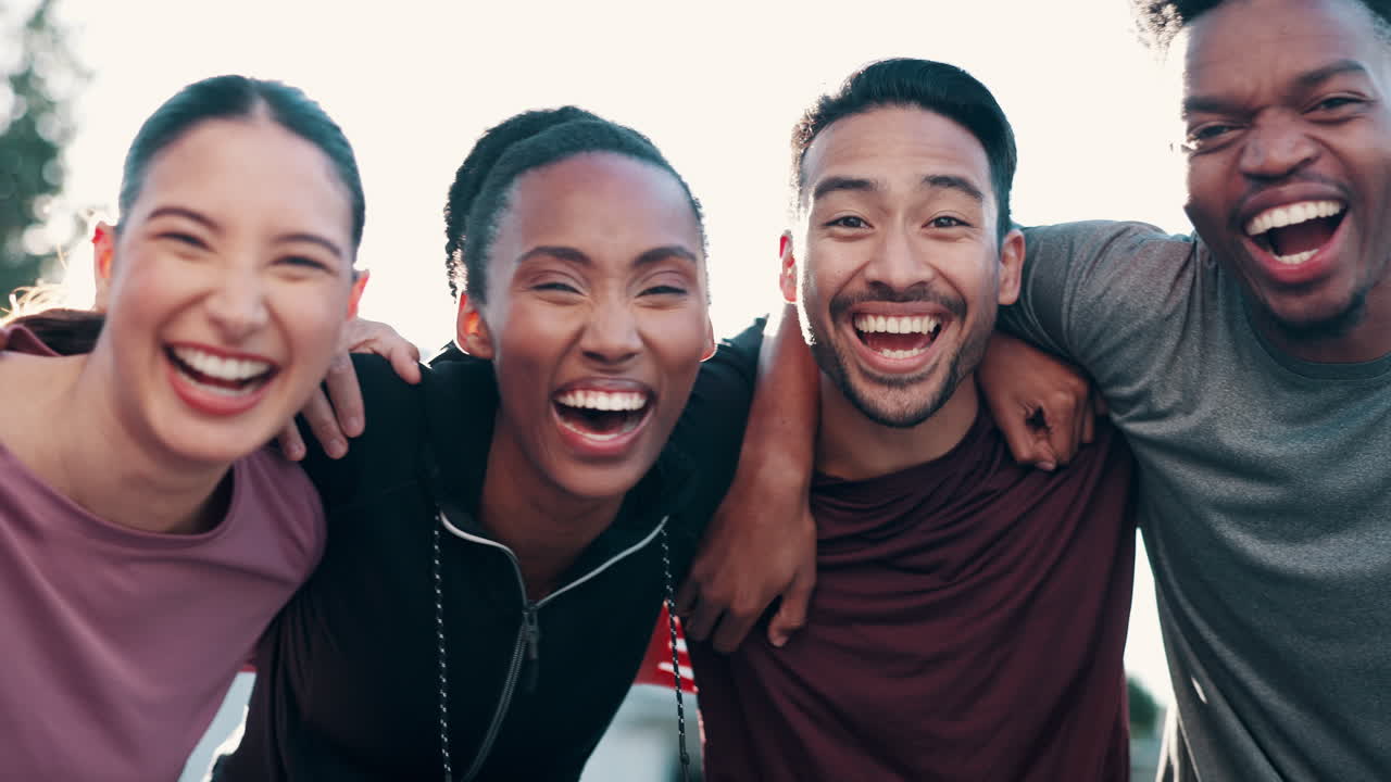 스포츠, 친구 및 피트니스와 얼굴